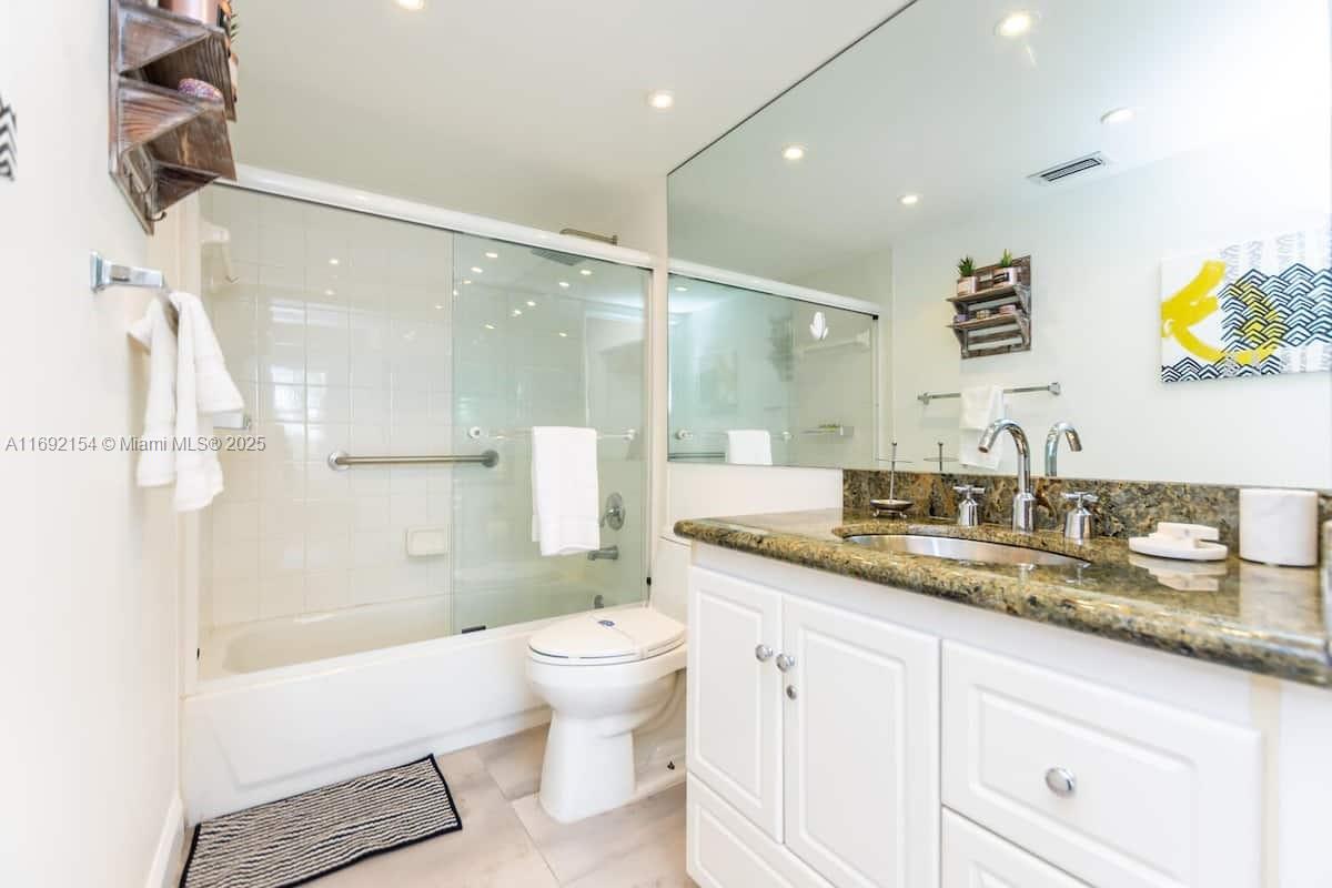 THE YACHT CLUB AT AVENTUR - Residential Lease