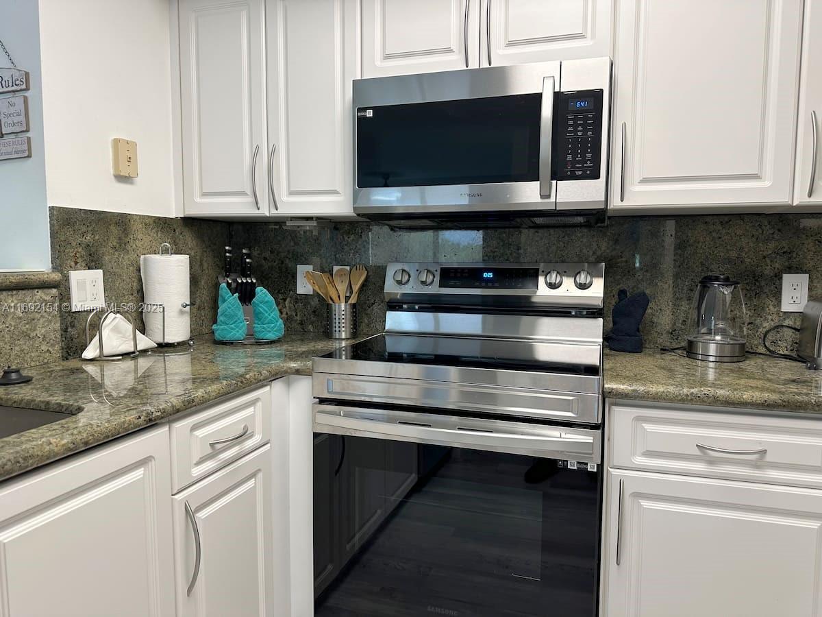 THE YACHT CLUB AT AVENTUR - Residential Lease