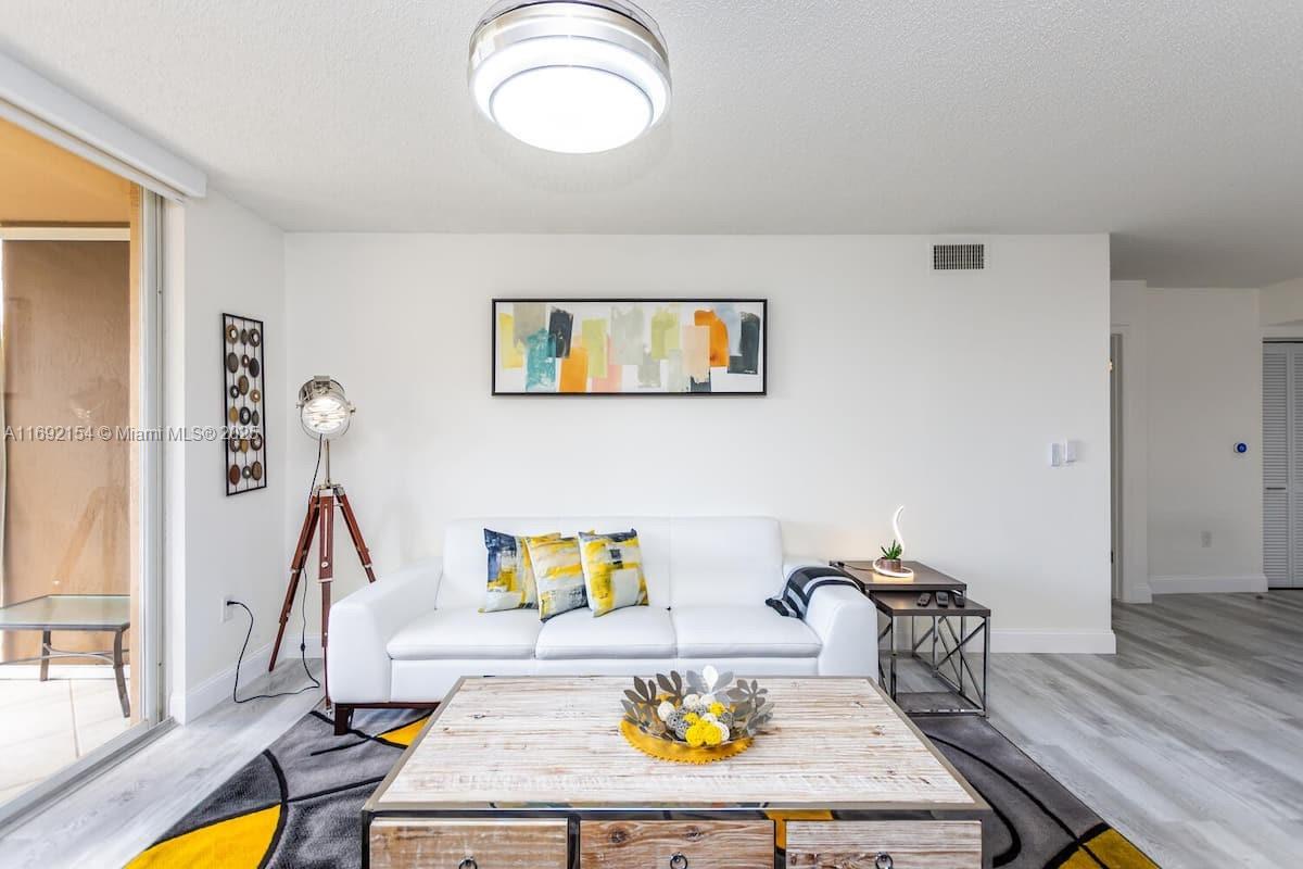 THE YACHT CLUB AT AVENTUR - Residential Lease