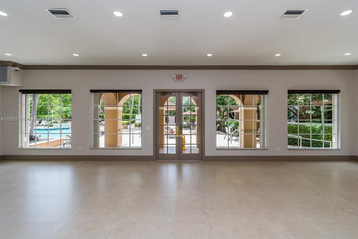 THE YACHT CLUB AT AVENTUR - Residential Lease