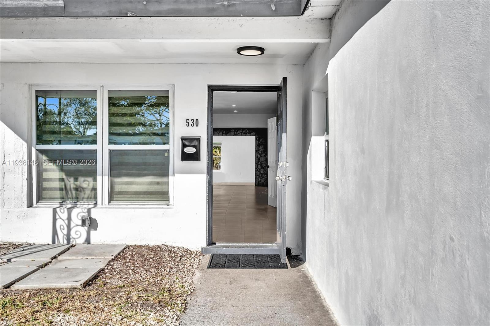 HOLLYWOOD COUNTRY ESTATES - Residential