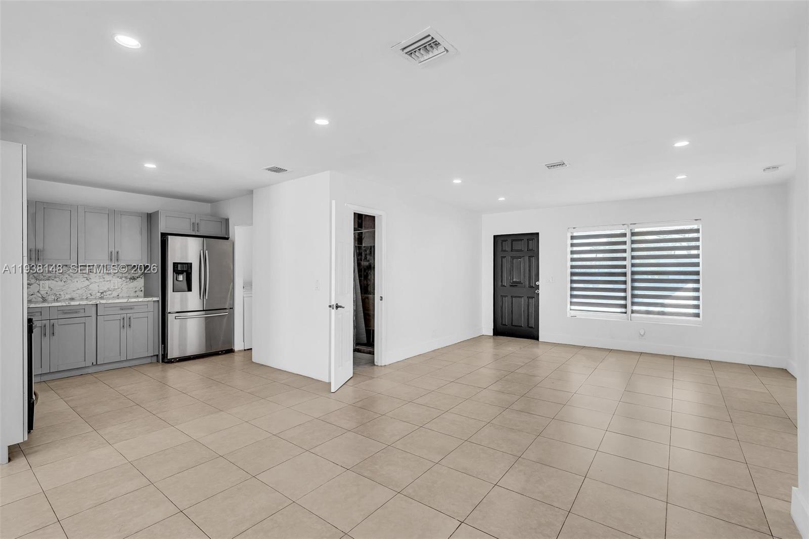 HOLLYWOOD COUNTRY ESTATES - Residential