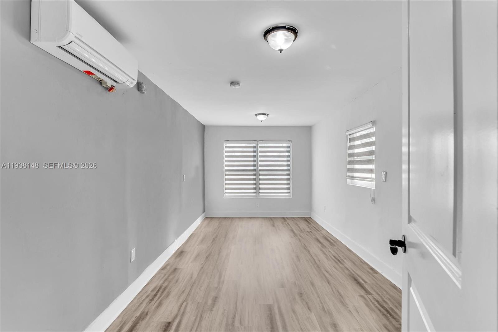 HOLLYWOOD COUNTRY ESTATES - Residential