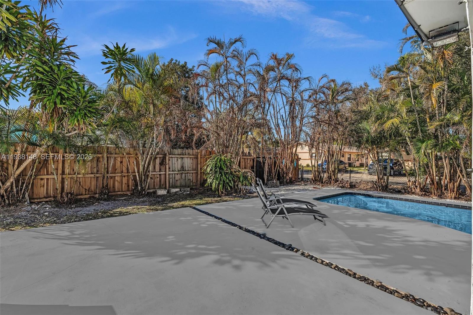 HOLLYWOOD COUNTRY ESTATES - Residential