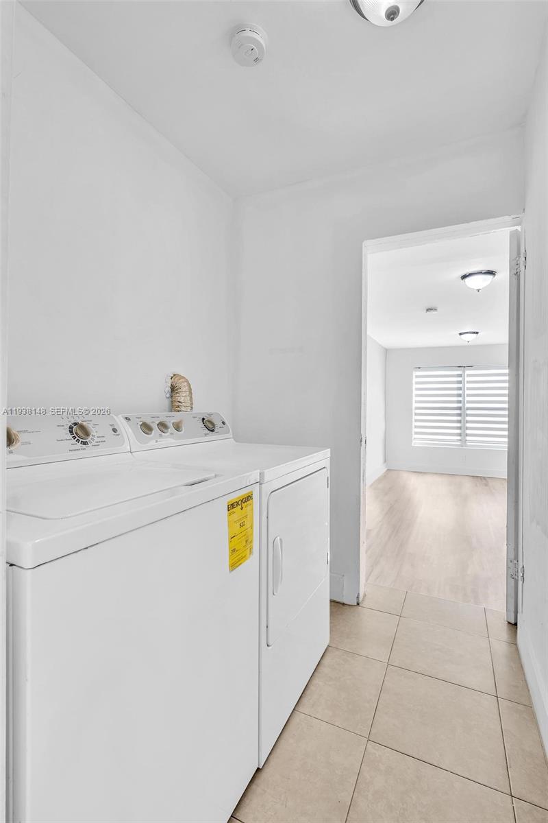 HOLLYWOOD COUNTRY ESTATES - Residential