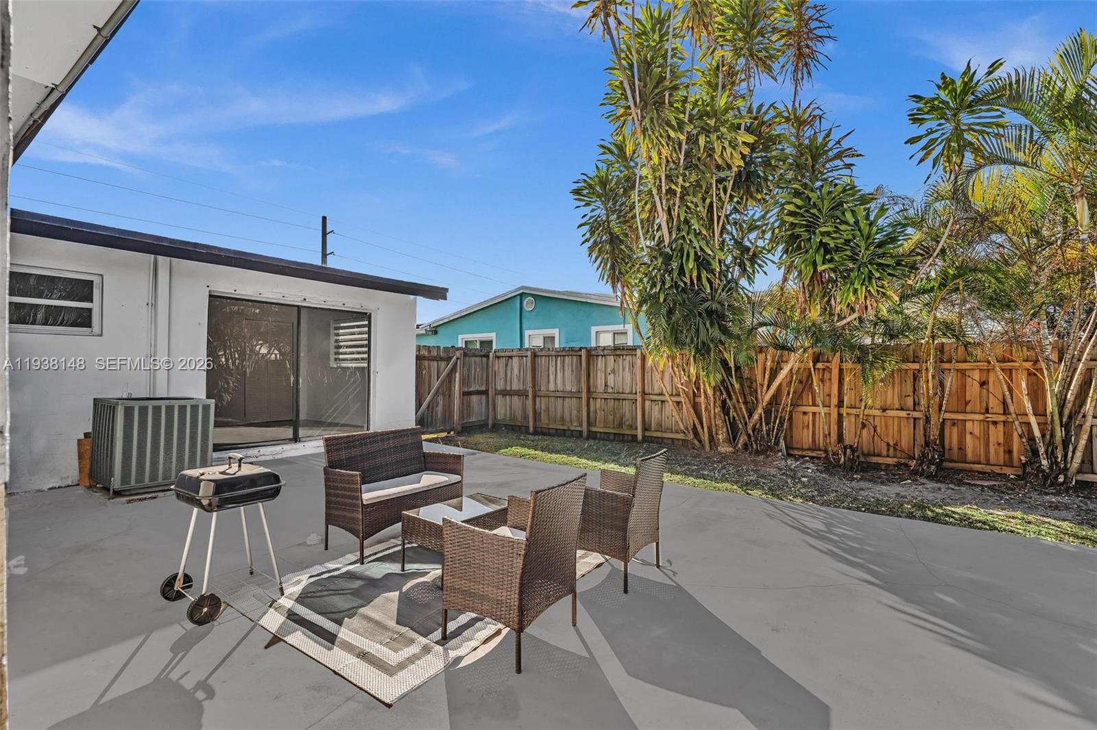 HOLLYWOOD COUNTRY ESTATES - Residential