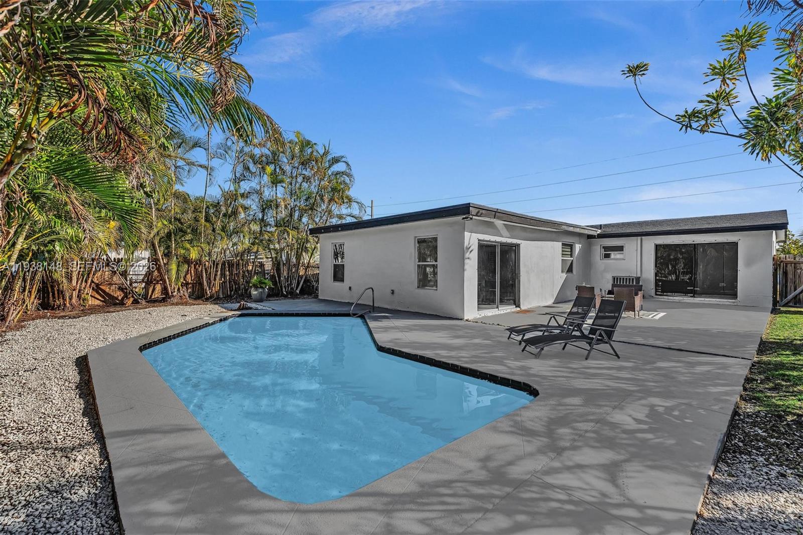 HOLLYWOOD COUNTRY ESTATES - Residential