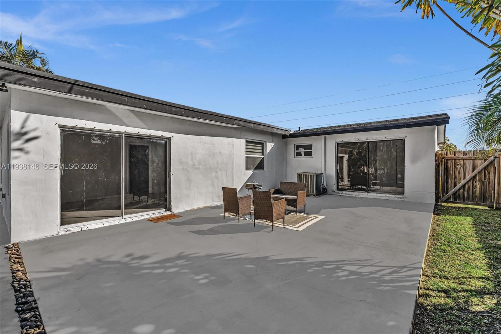 HOLLYWOOD COUNTRY ESTATES - Residential