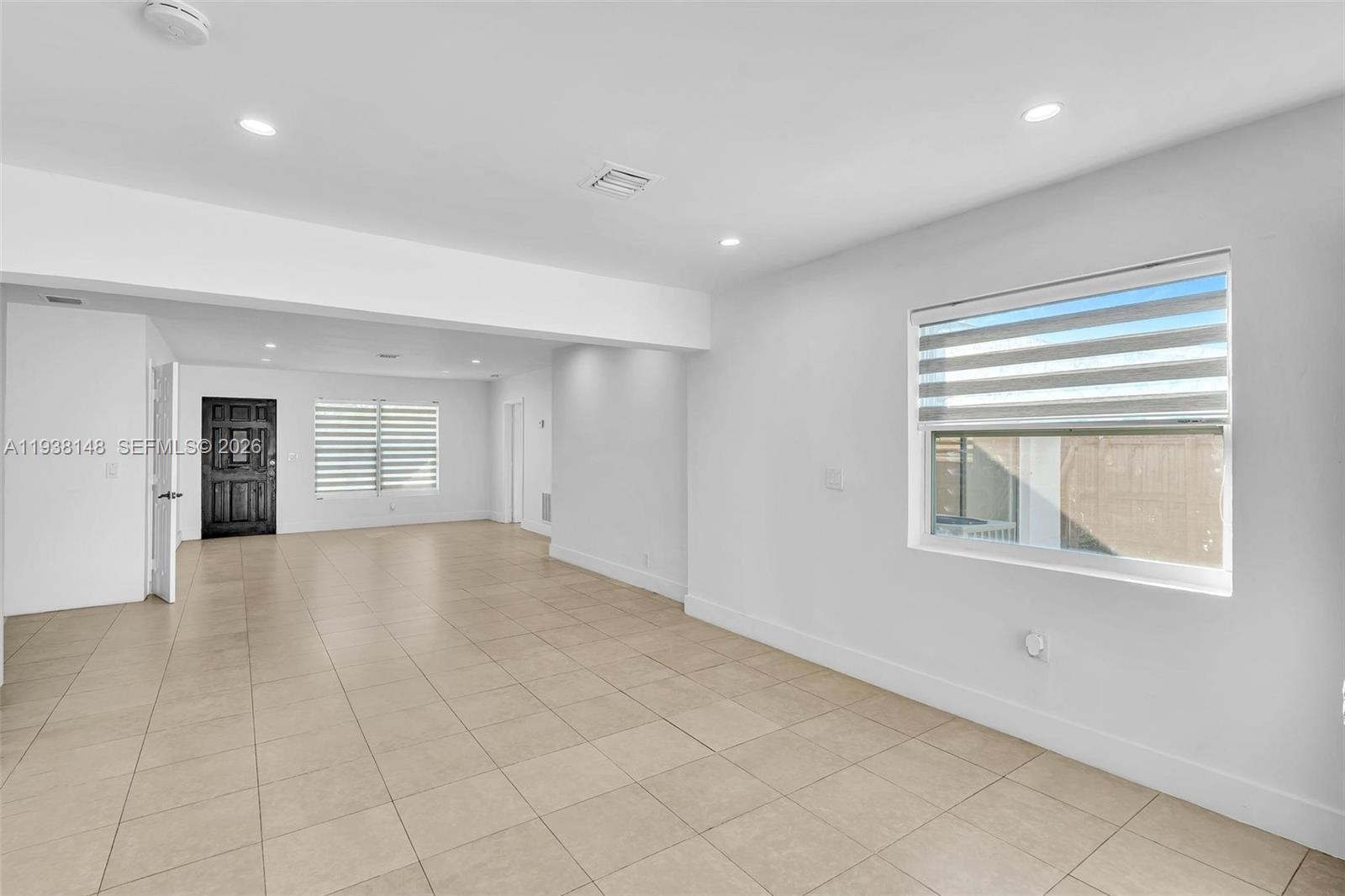 HOLLYWOOD COUNTRY ESTATES - Residential