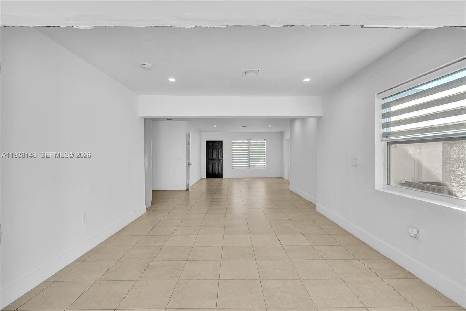 HOLLYWOOD COUNTRY ESTATES - Residential