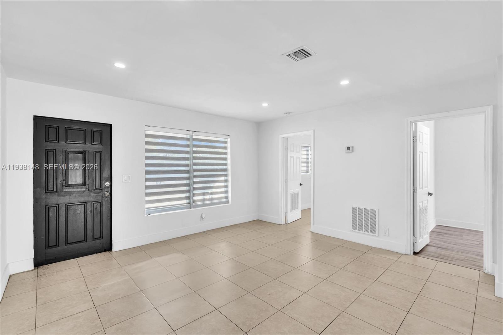 HOLLYWOOD COUNTRY ESTATES - Residential