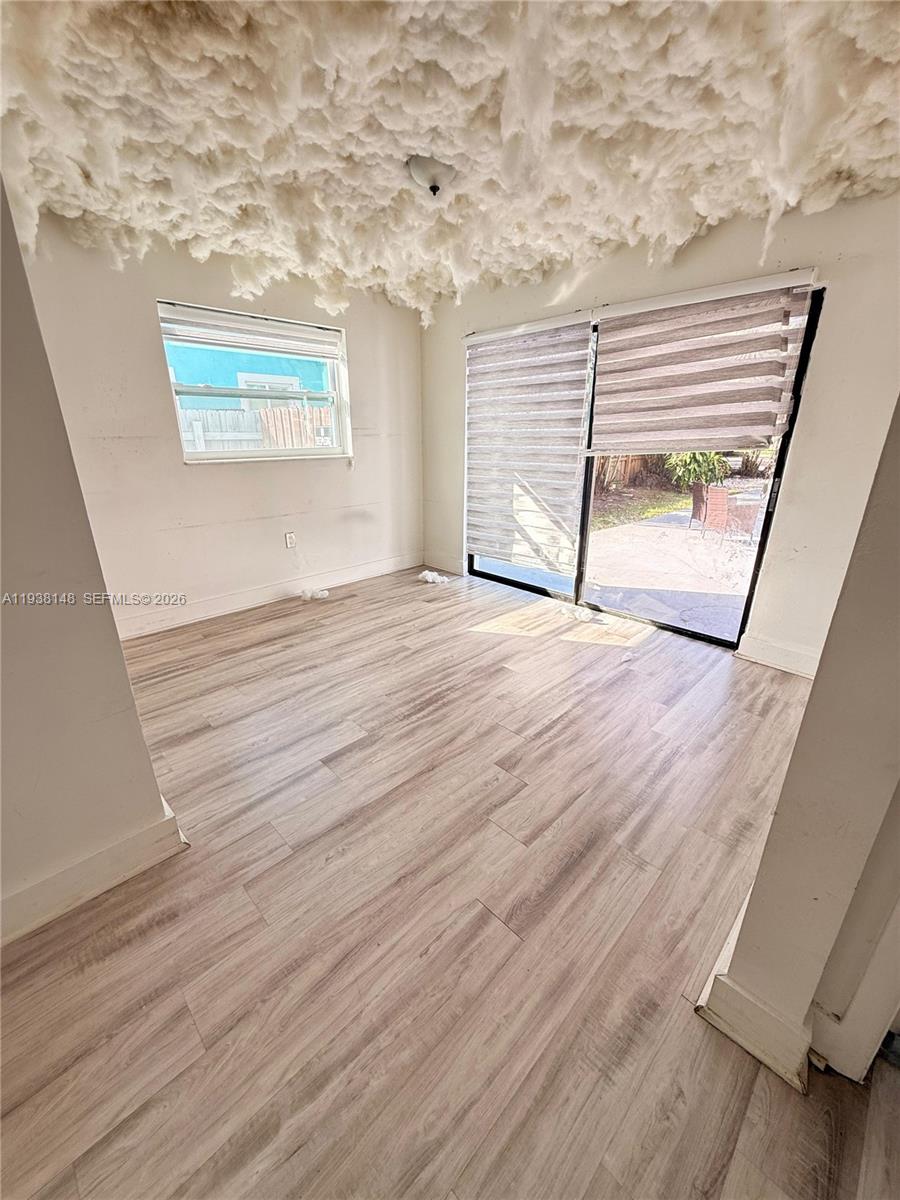 HOLLYWOOD COUNTRY ESTATES - Residential