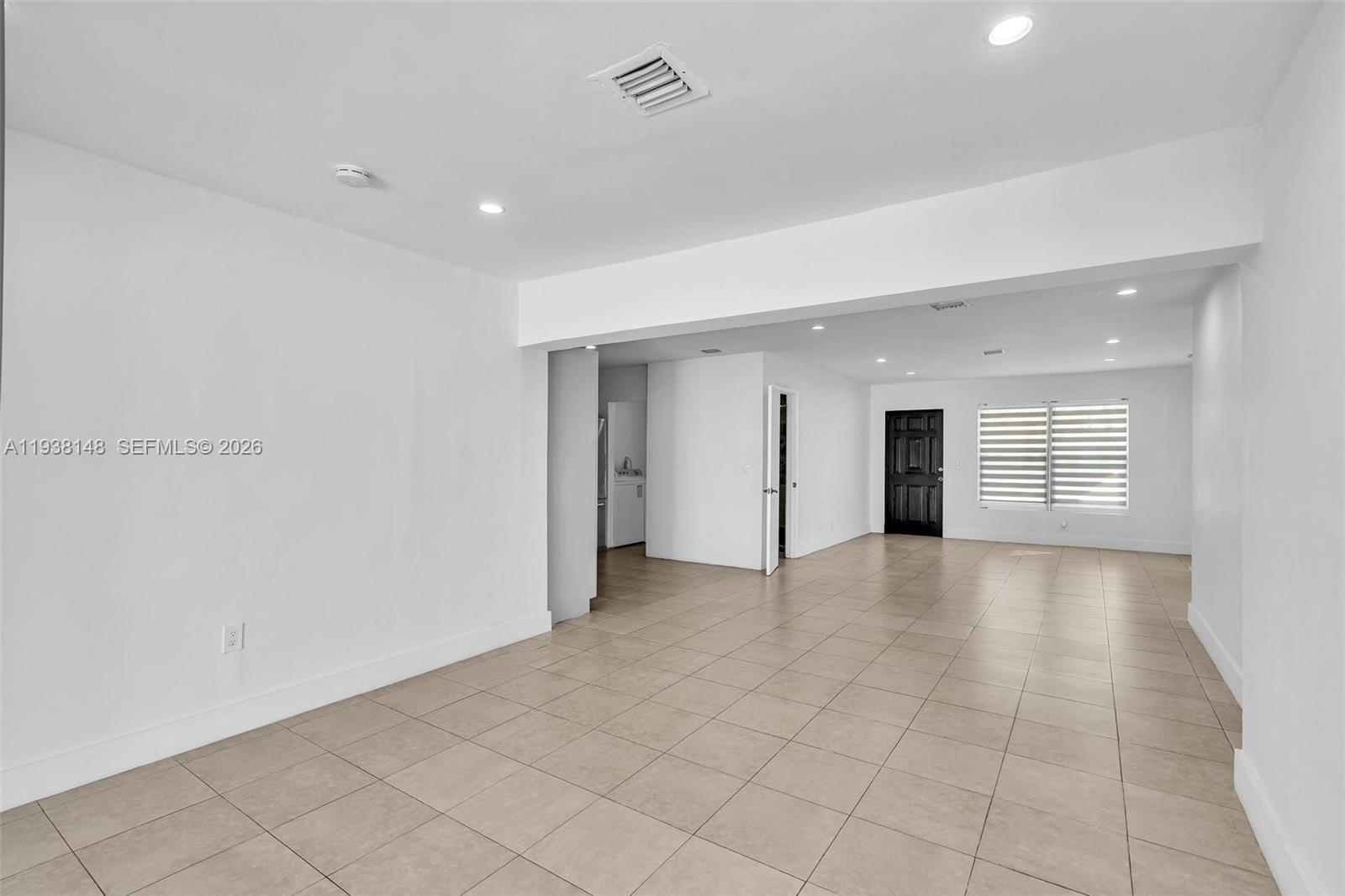 HOLLYWOOD COUNTRY ESTATES - Residential