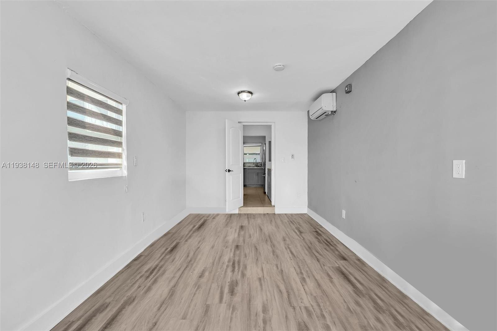 HOLLYWOOD COUNTRY ESTATES - Residential