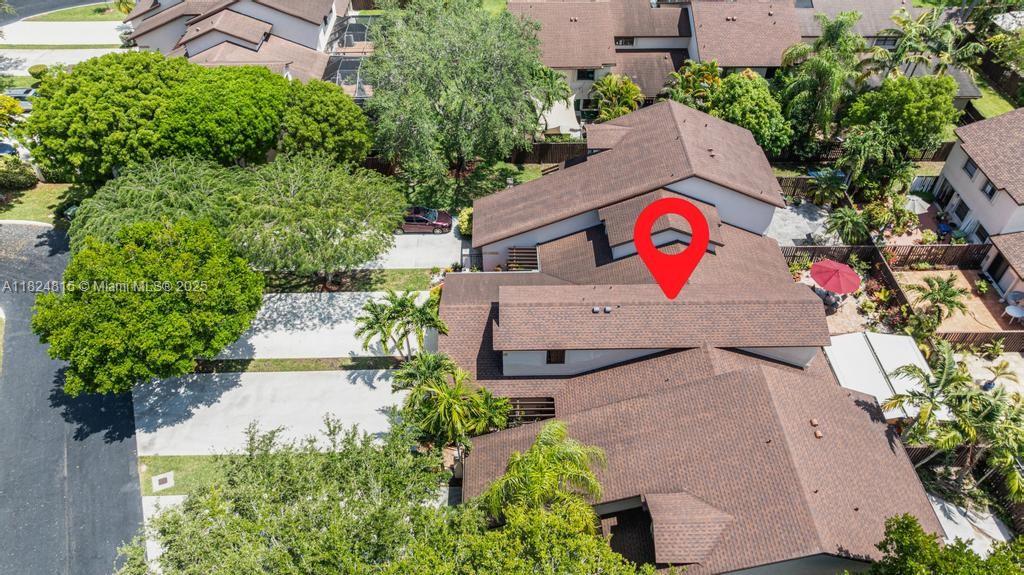 VALENCIA TOWNHOMES - Residential