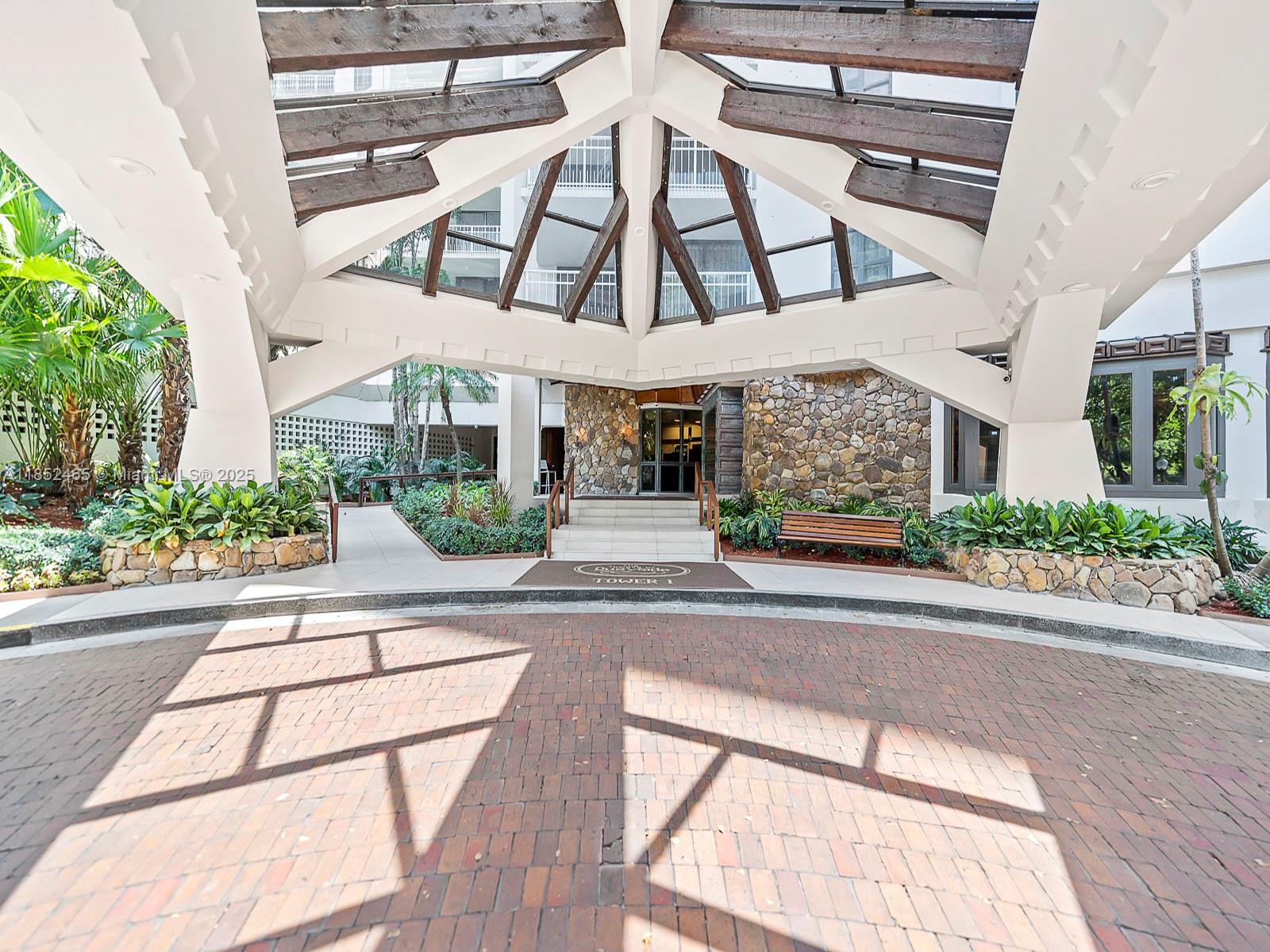 TOWERS OF QUAYSIDE CONDO - Residential