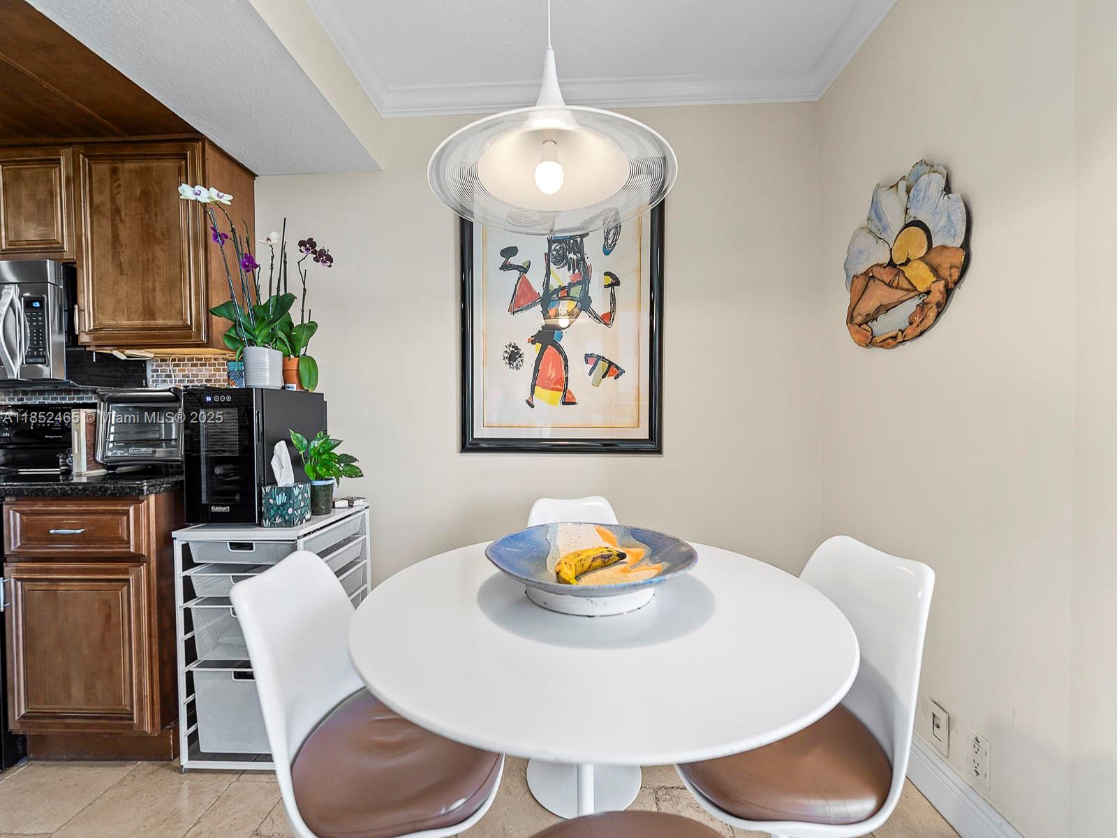 TOWERS OF QUAYSIDE CONDO - Residential