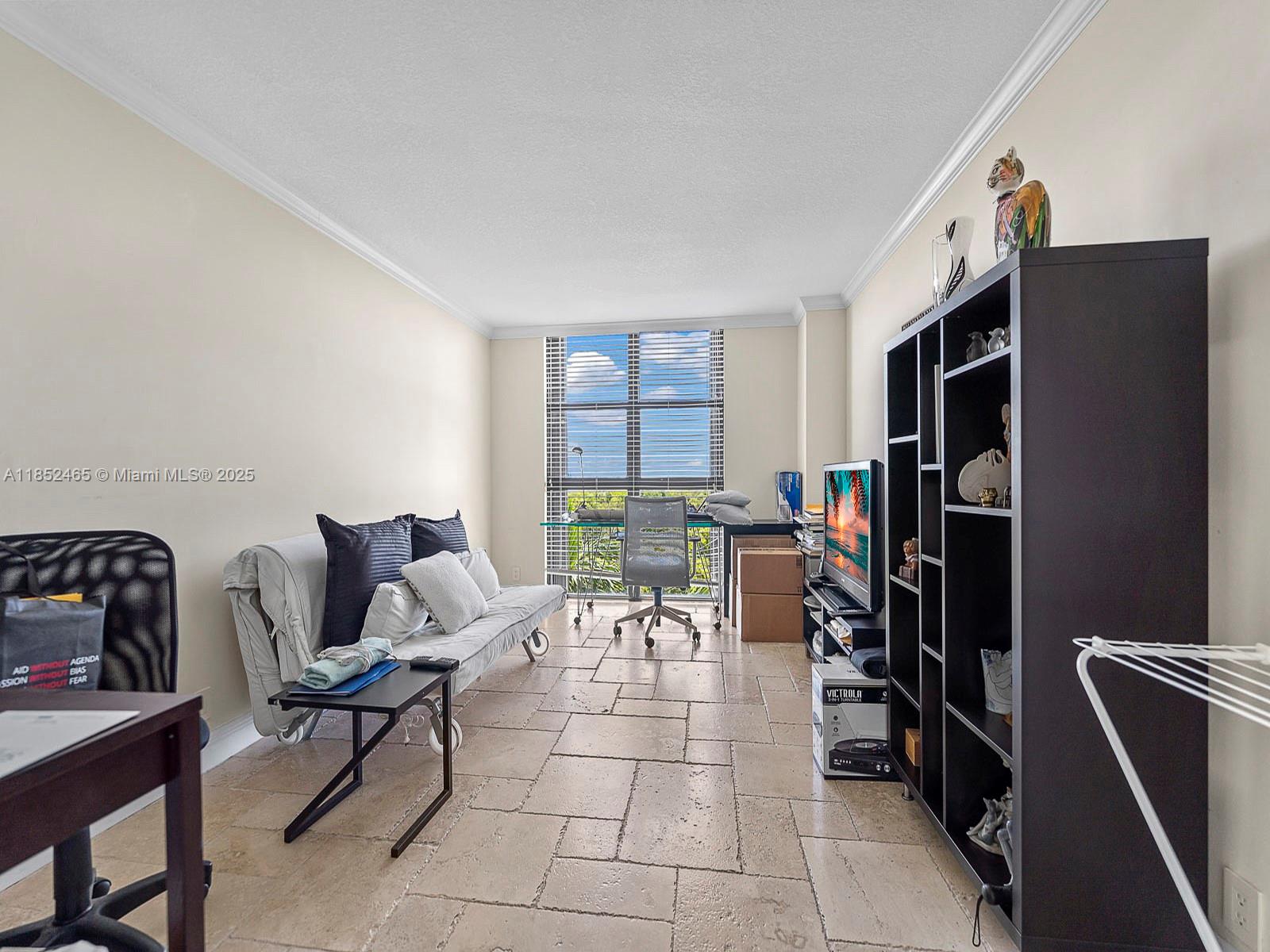 TOWERS OF QUAYSIDE CONDO - Residential