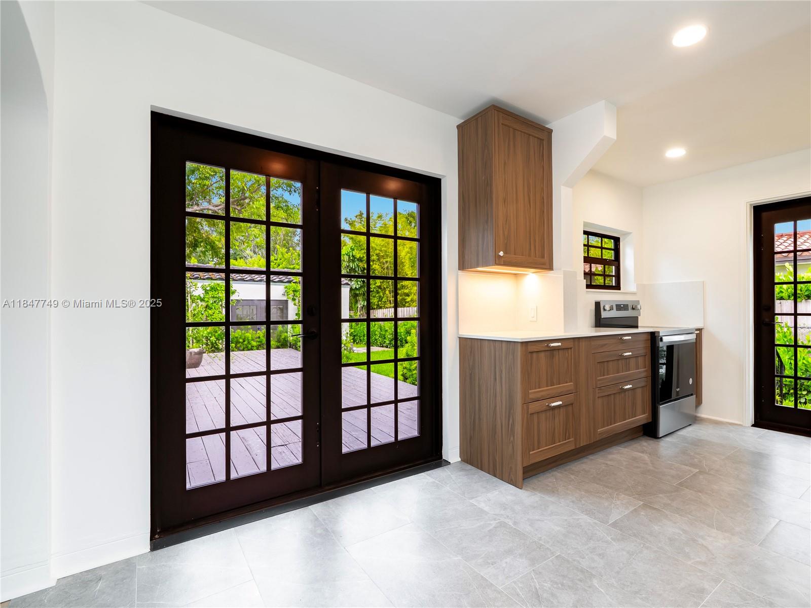 GRIFFING BISCAYNE PARK ES - Residential