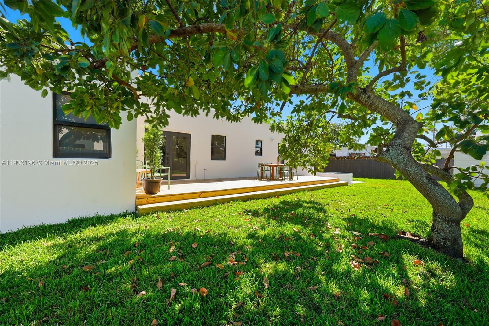 GRAPELAND PARK - Residential