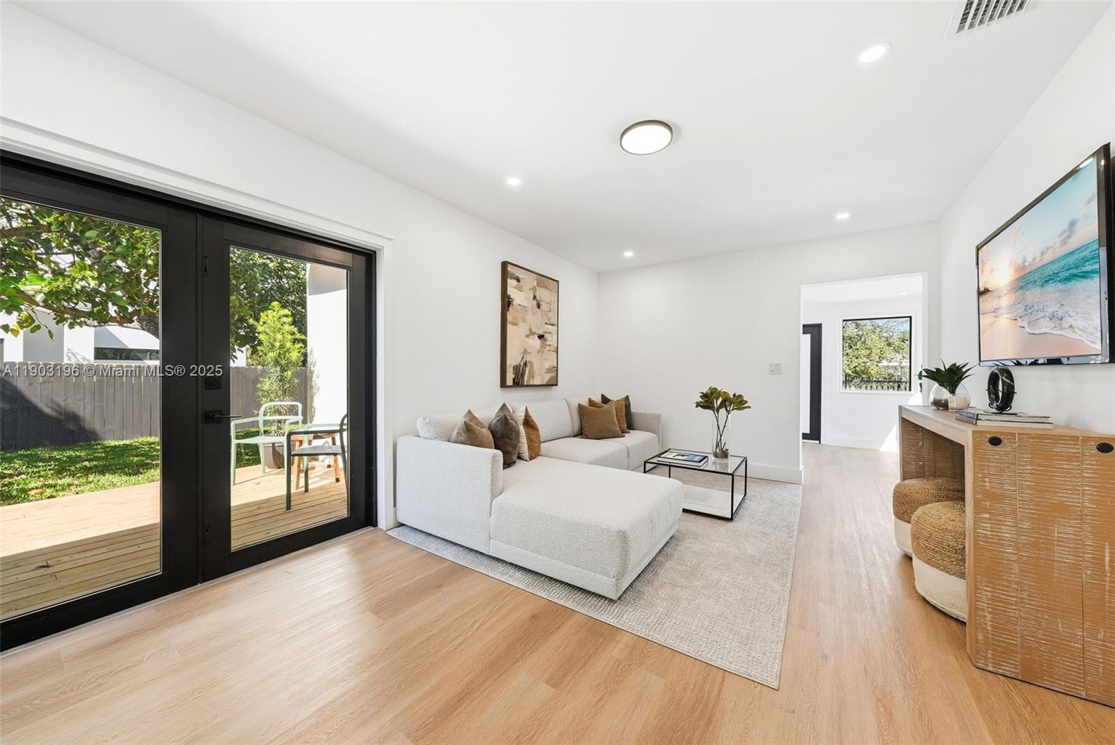 GRAPELAND PARK - Residential