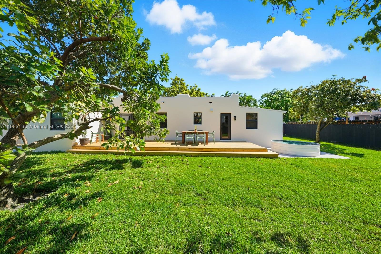 GRAPELAND PARK - Residential