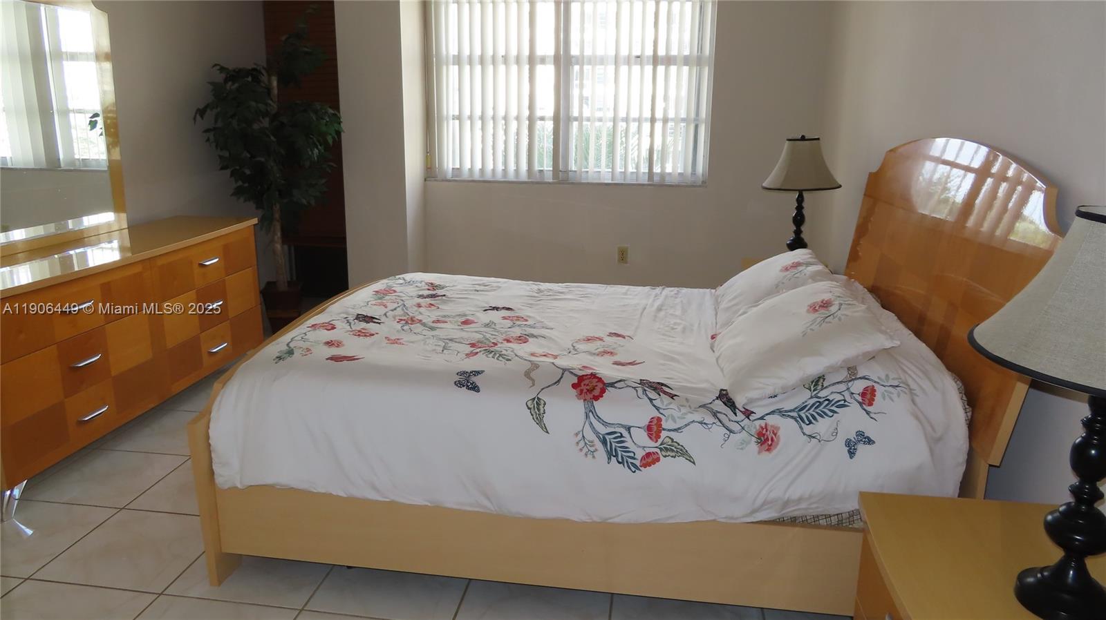 ARLEN BEACH CONDO - Residential