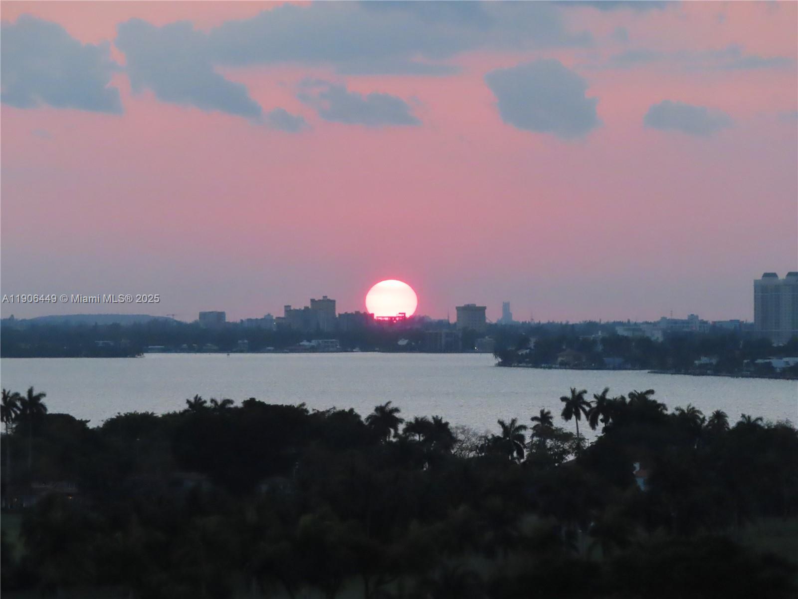 ARLEN BEACH CONDO - Residential