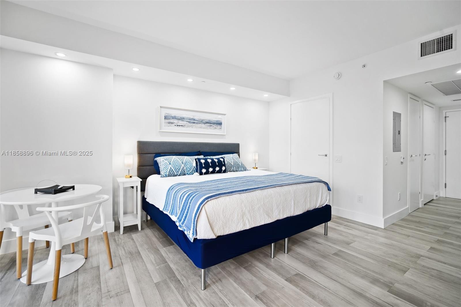 1300 Brickell Bay Dr 905
