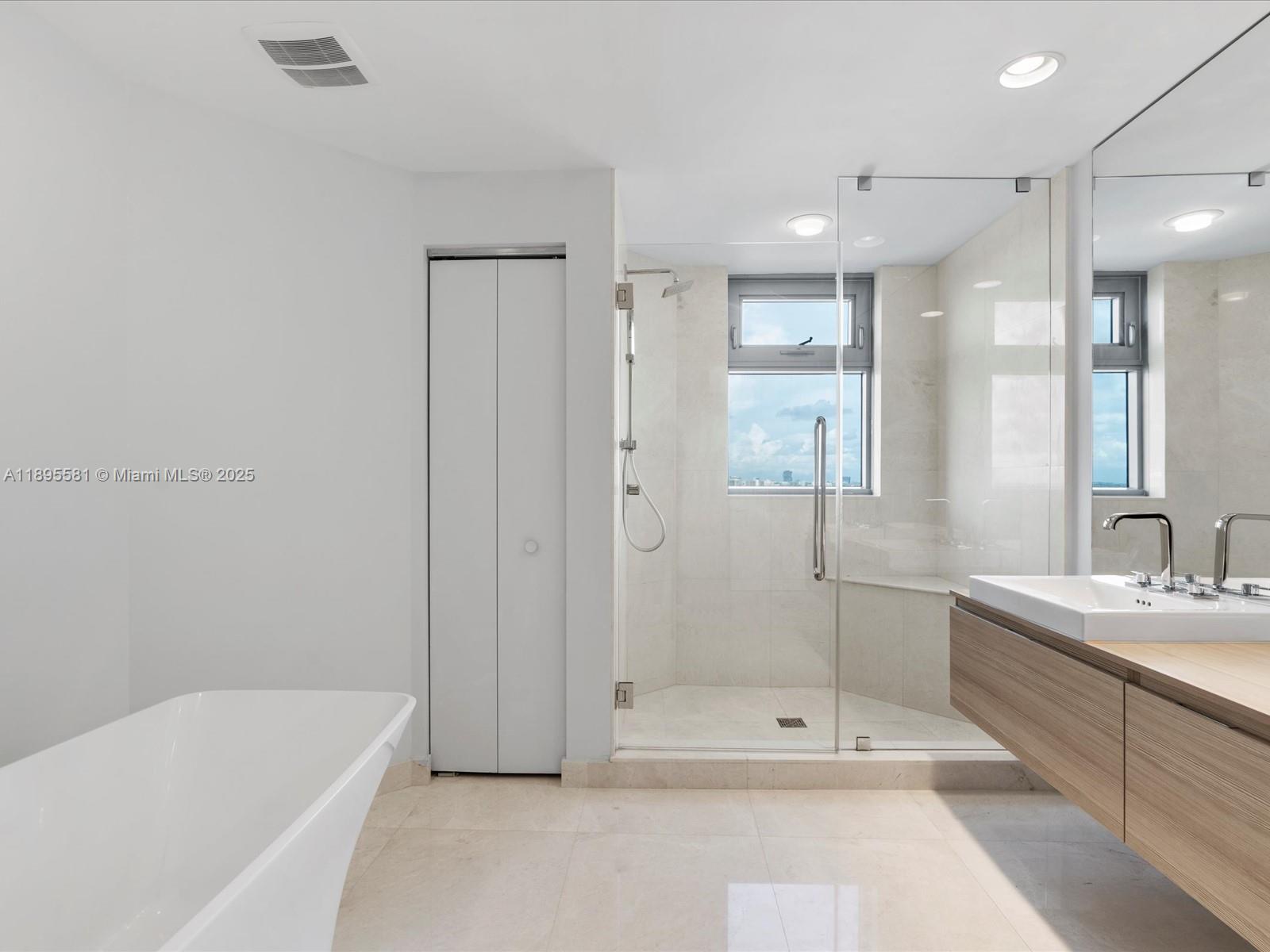 MARINA PALMS RESIDENCES N - Residential