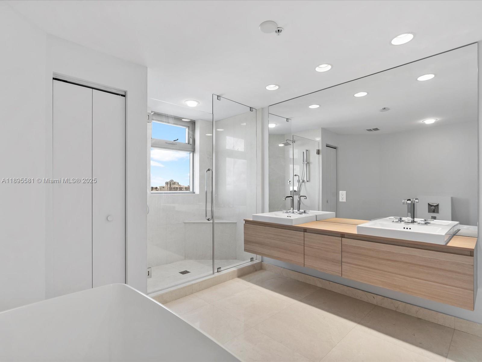 MARINA PALMS RESIDENCES N - Residential