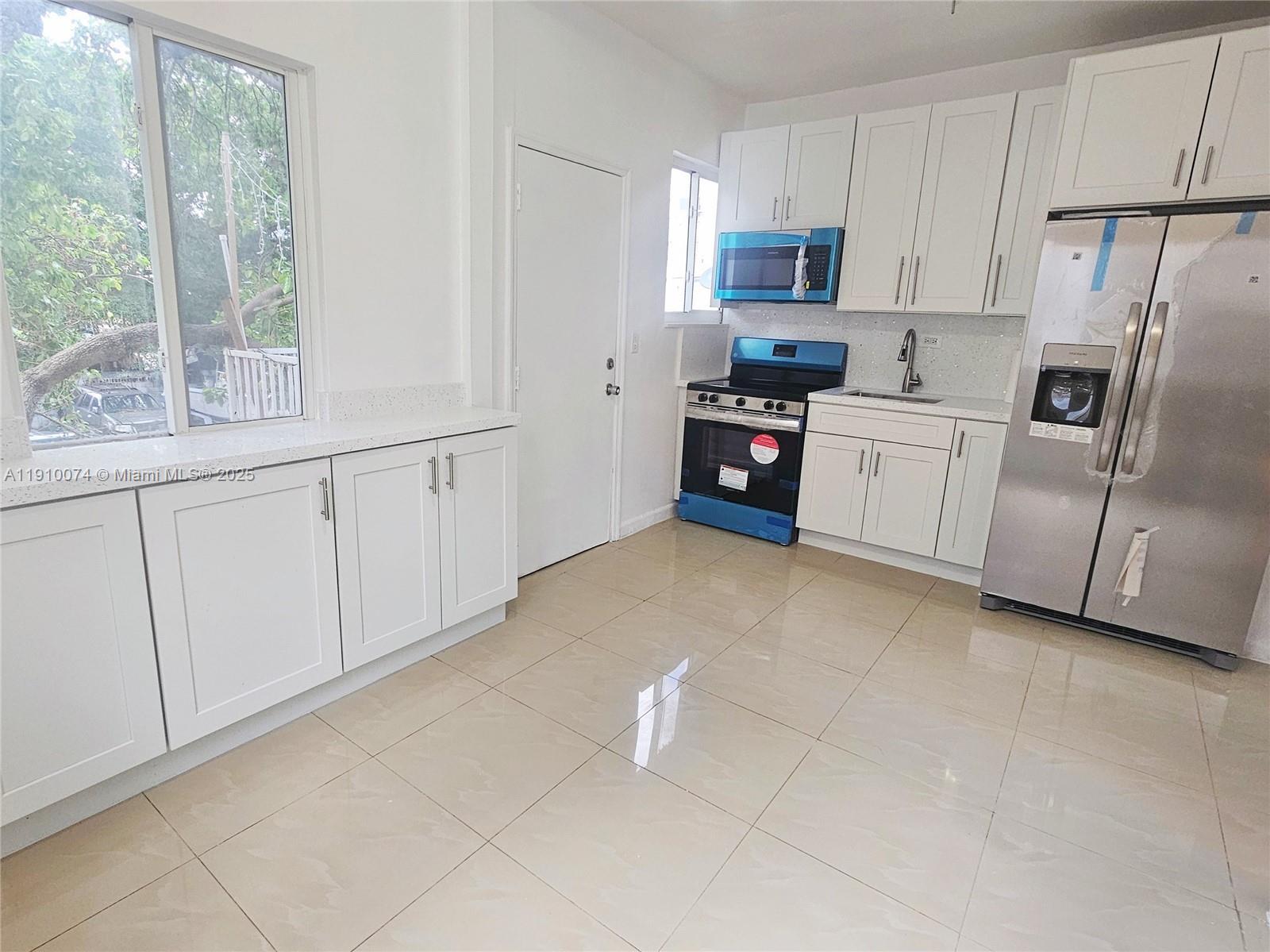 BRICKELL RIVERVIEW - Residential Lease