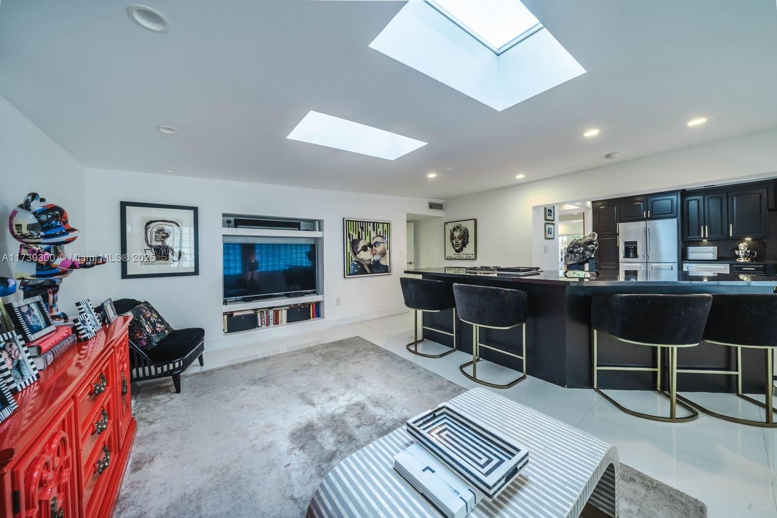 SKY LAKE - Residential