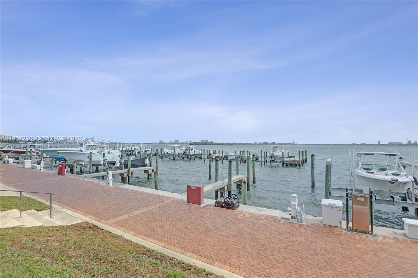 TOWERS OF QUAYSIDE CONDO - Residential