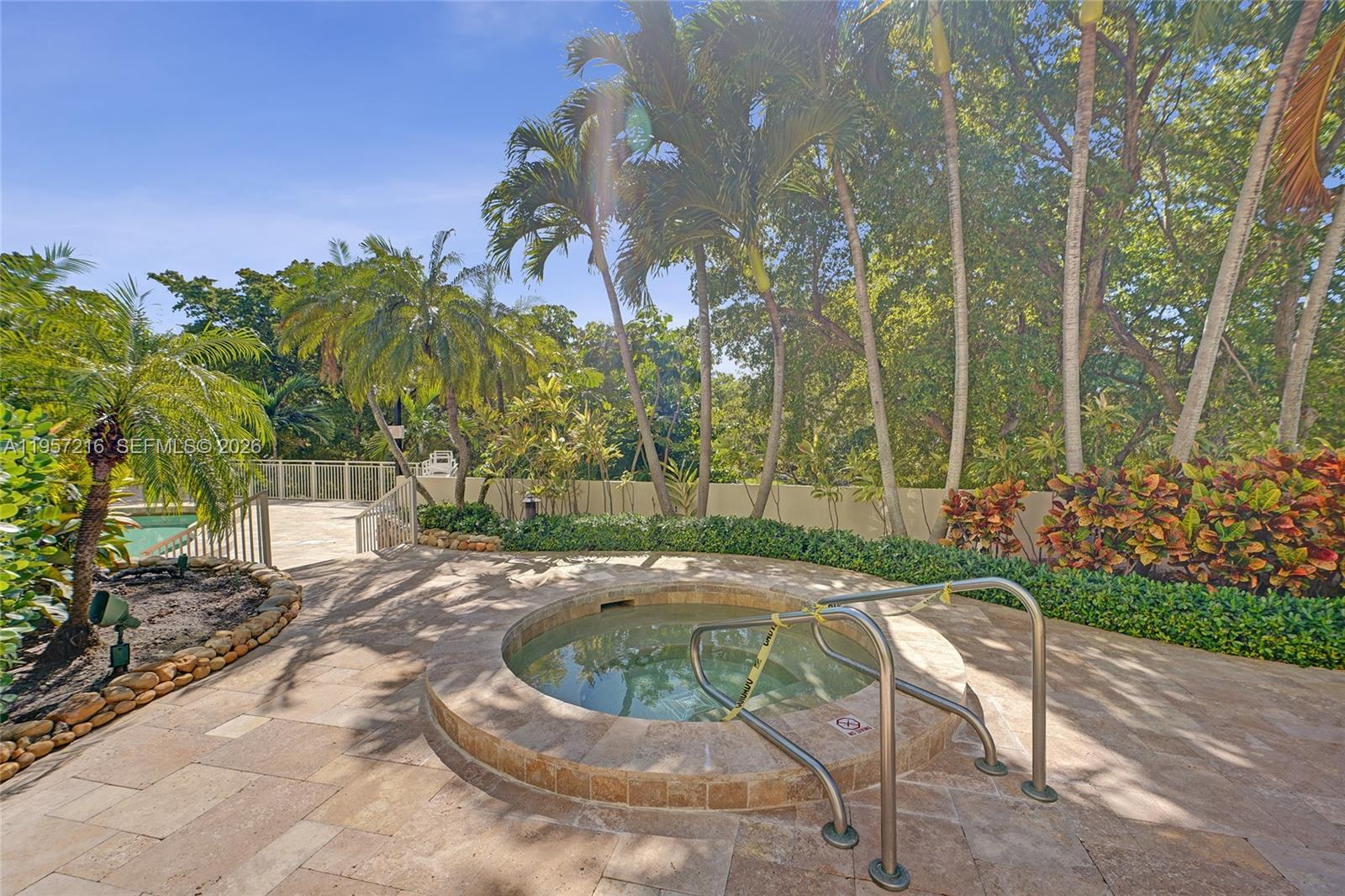 TOWERS OF QUAYSIDE CONDO - Residential