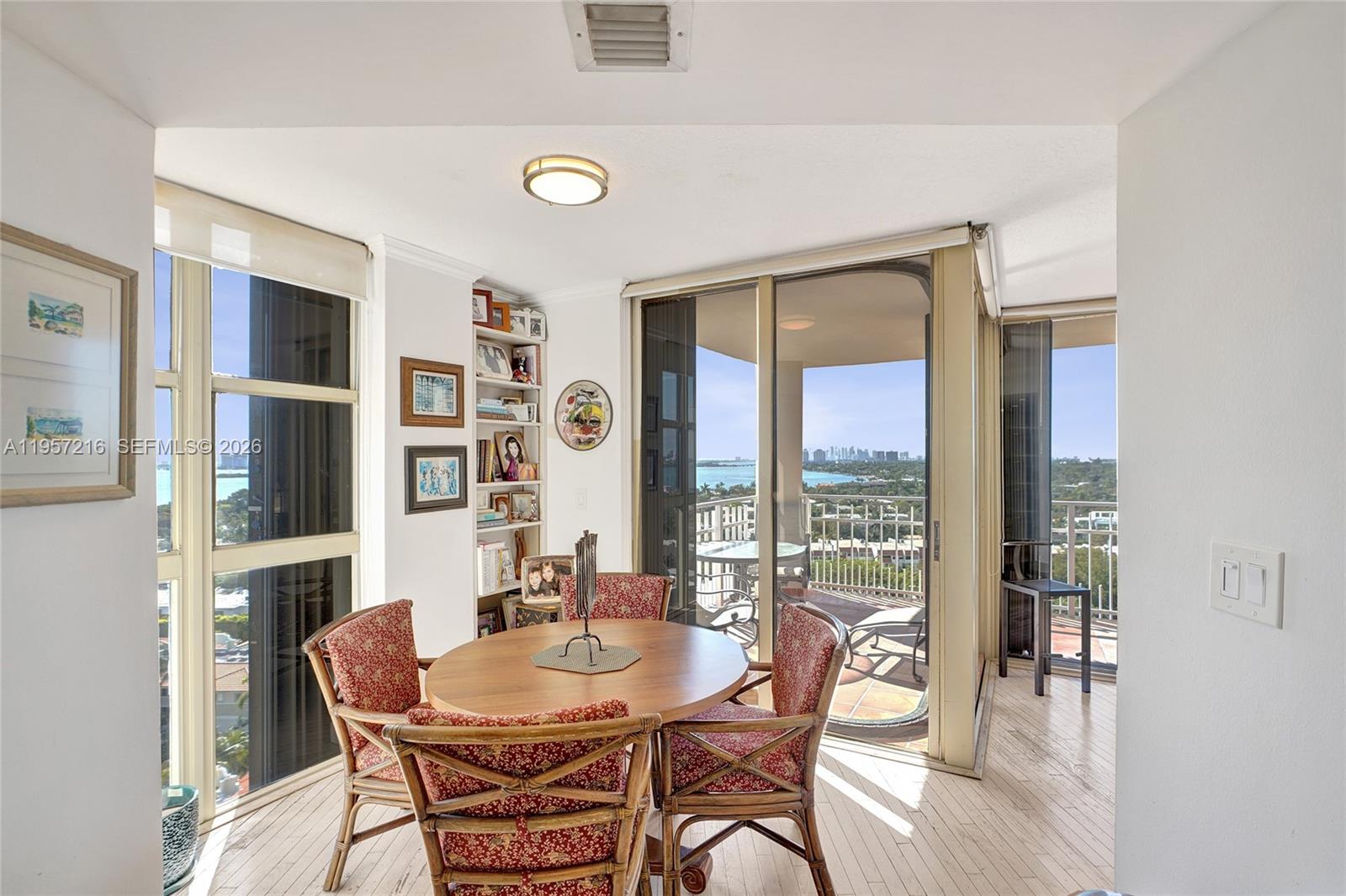 TOWERS OF QUAYSIDE CONDO - Residential