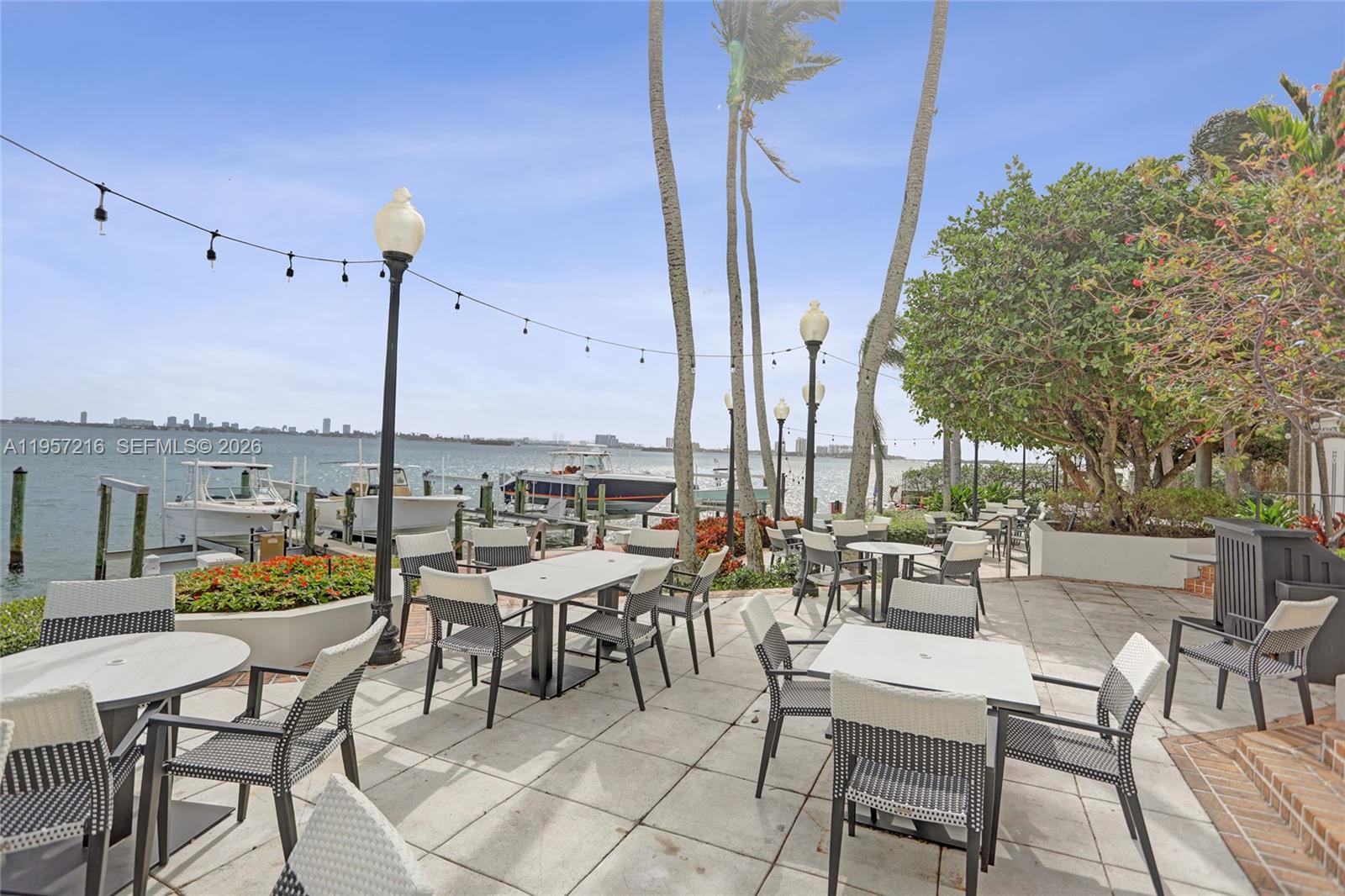 TOWERS OF QUAYSIDE CONDO - Residential