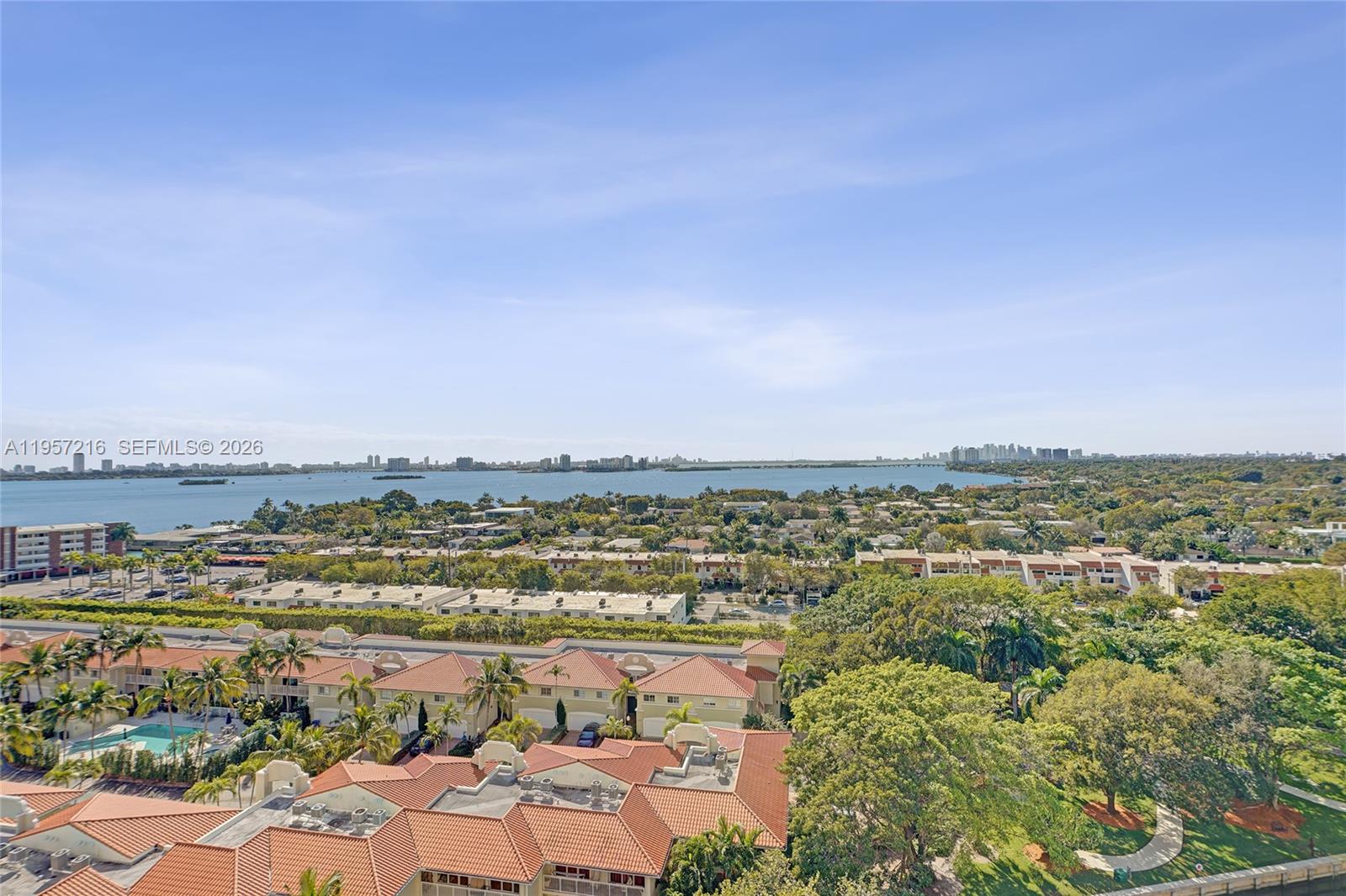 TOWERS OF QUAYSIDE CONDO - Residential