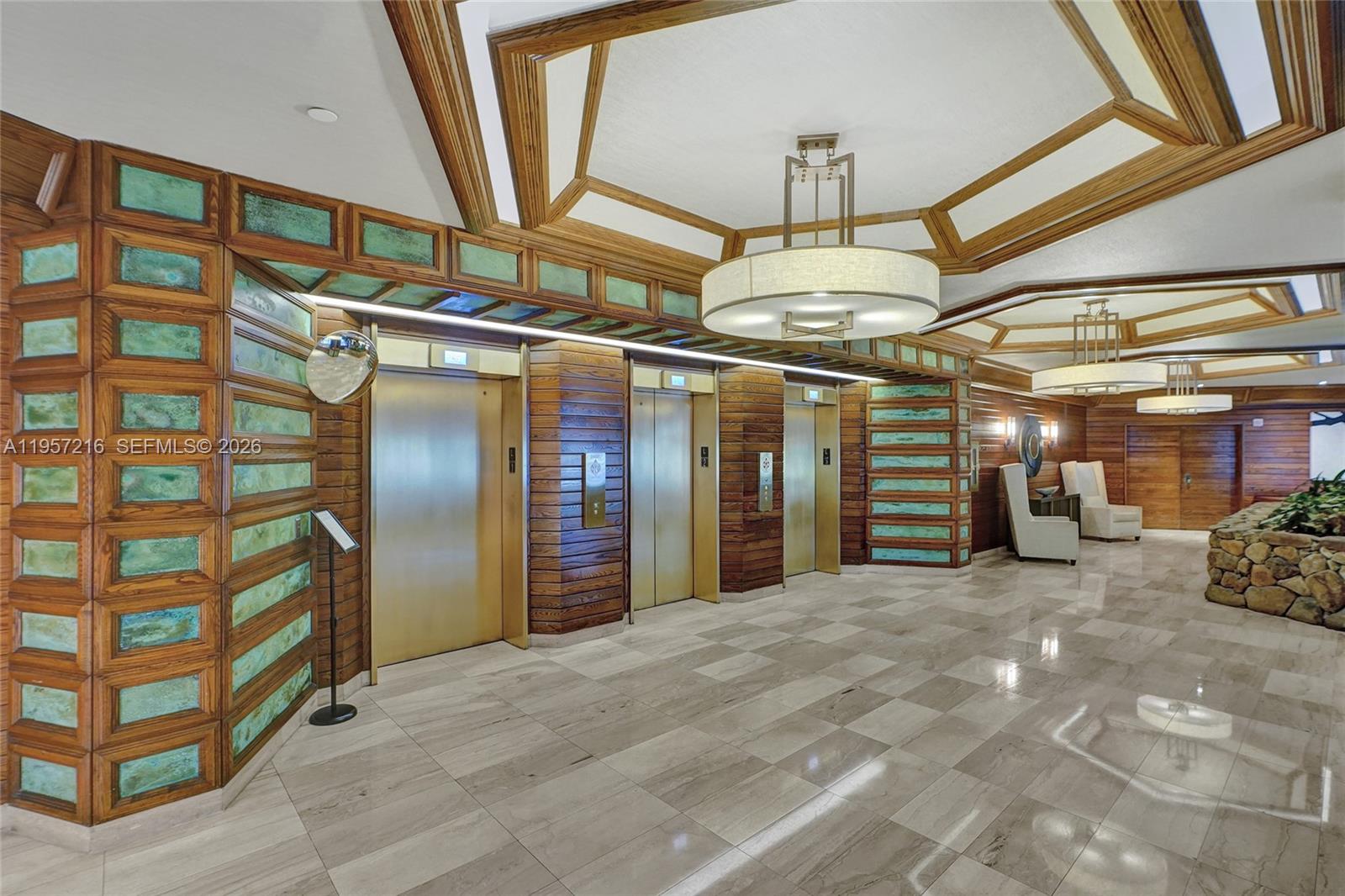 TOWERS OF QUAYSIDE CONDO - Residential