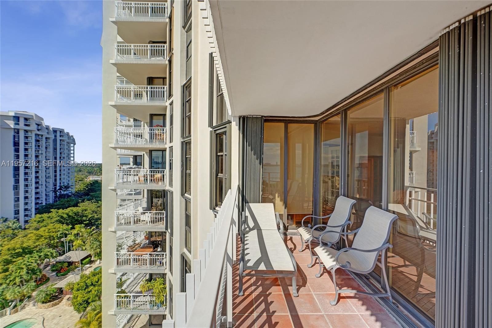 TOWERS OF QUAYSIDE CONDO - Residential