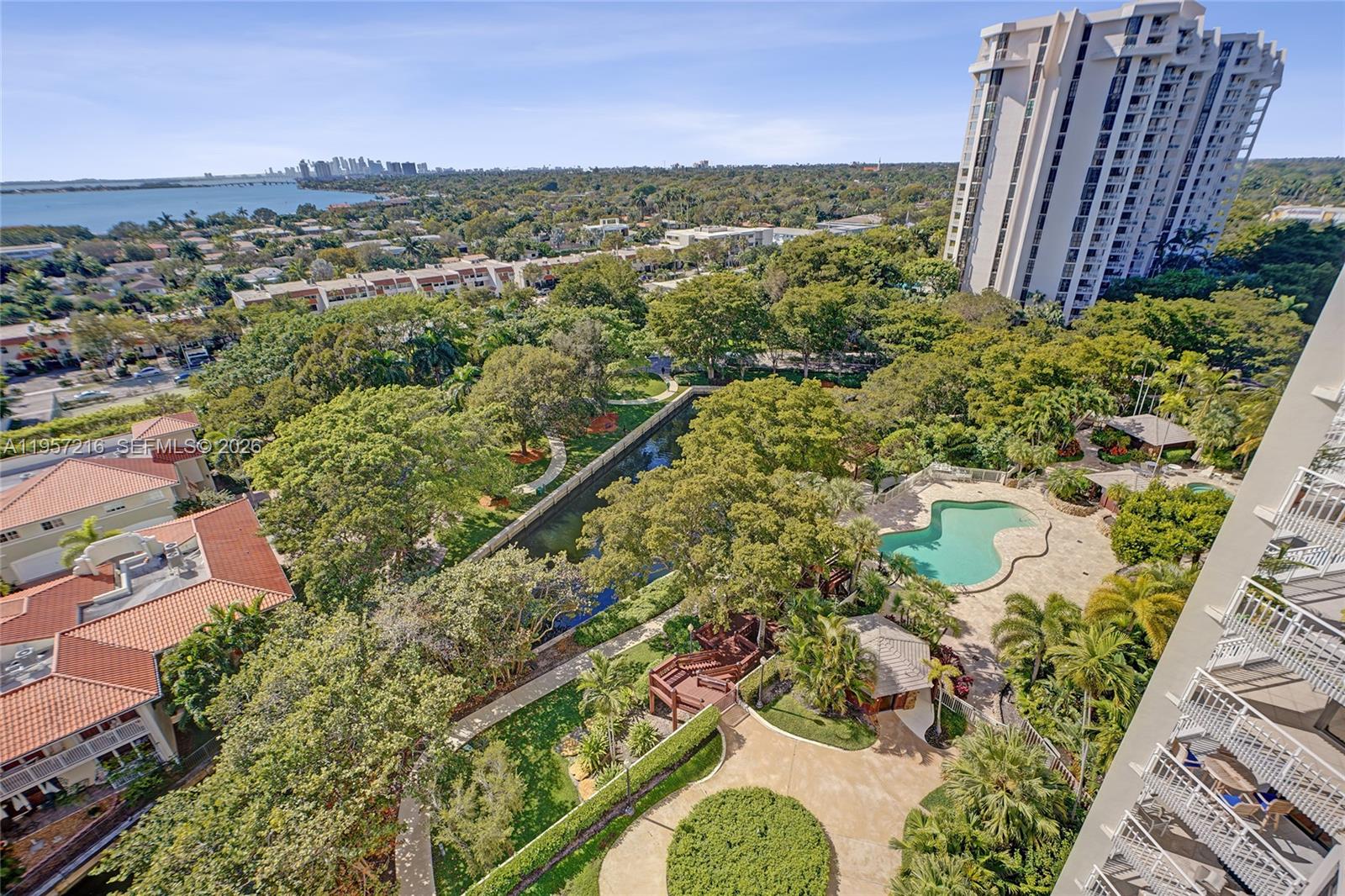 TOWERS OF QUAYSIDE CONDO - Residential