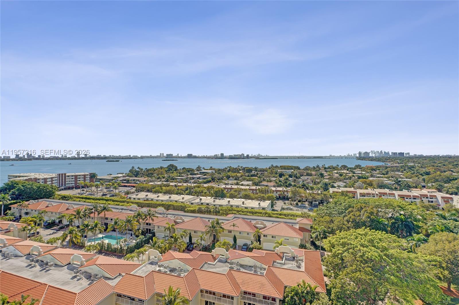 TOWERS OF QUAYSIDE CONDO - Residential