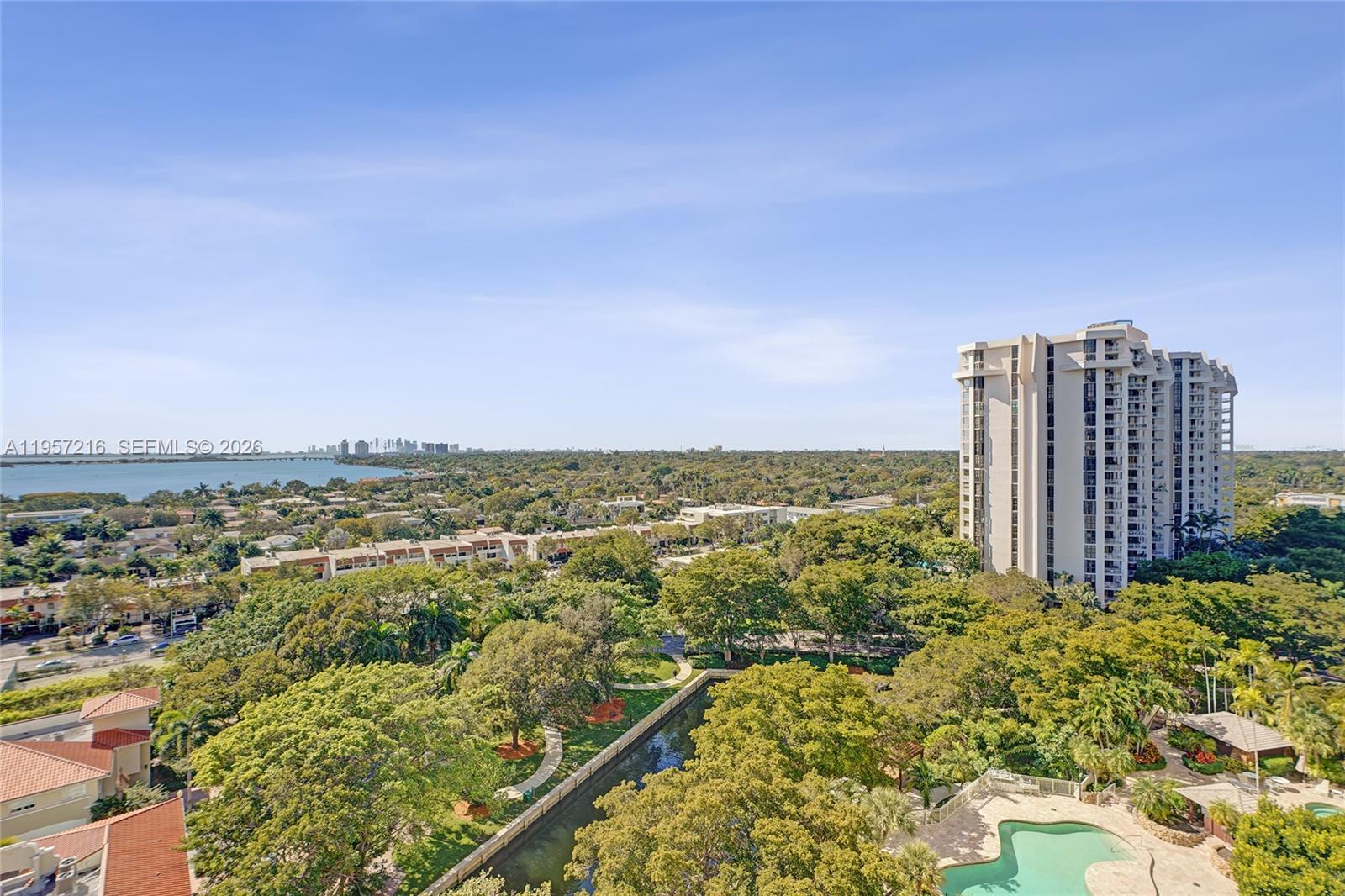 TOWERS OF QUAYSIDE CONDO - Residential