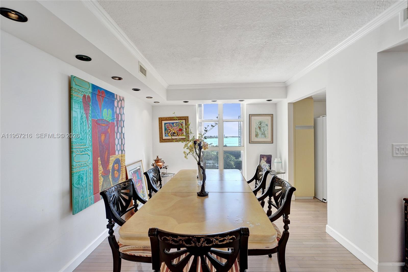 TOWERS OF QUAYSIDE CONDO - Residential