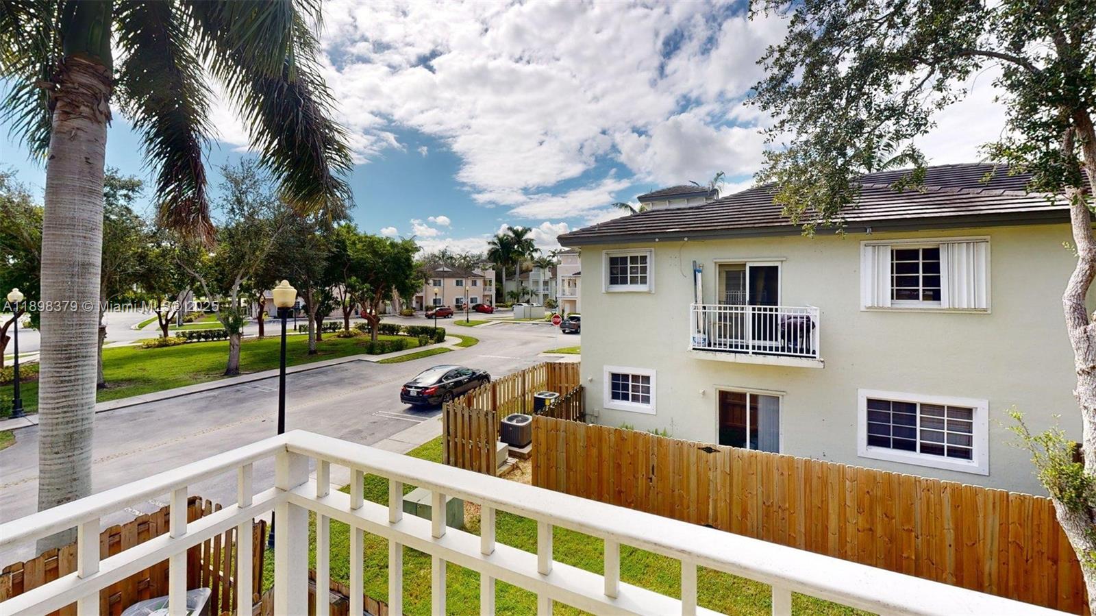 CARIBBEAN ISLES VILLAS CO - Residential