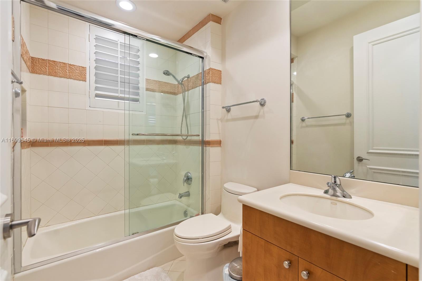 THREE ISLANDS 3RD SECTION - Residential Lease