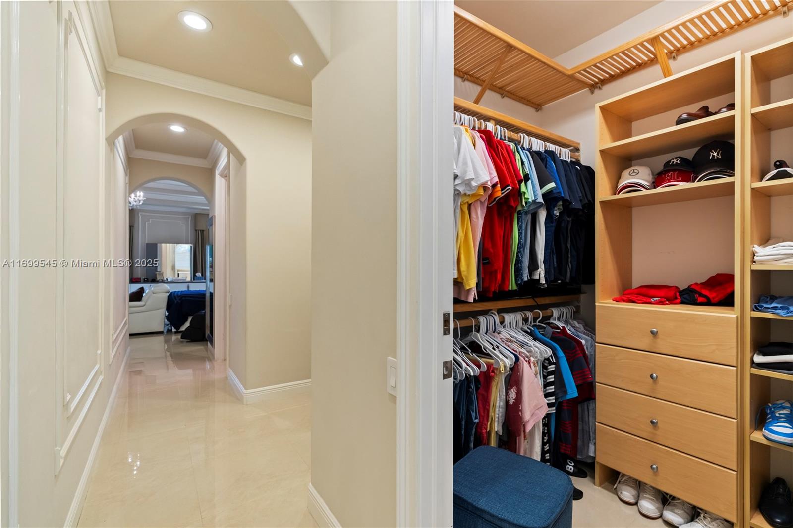 THREE ISLANDS 3RD SECTION - Residential Lease