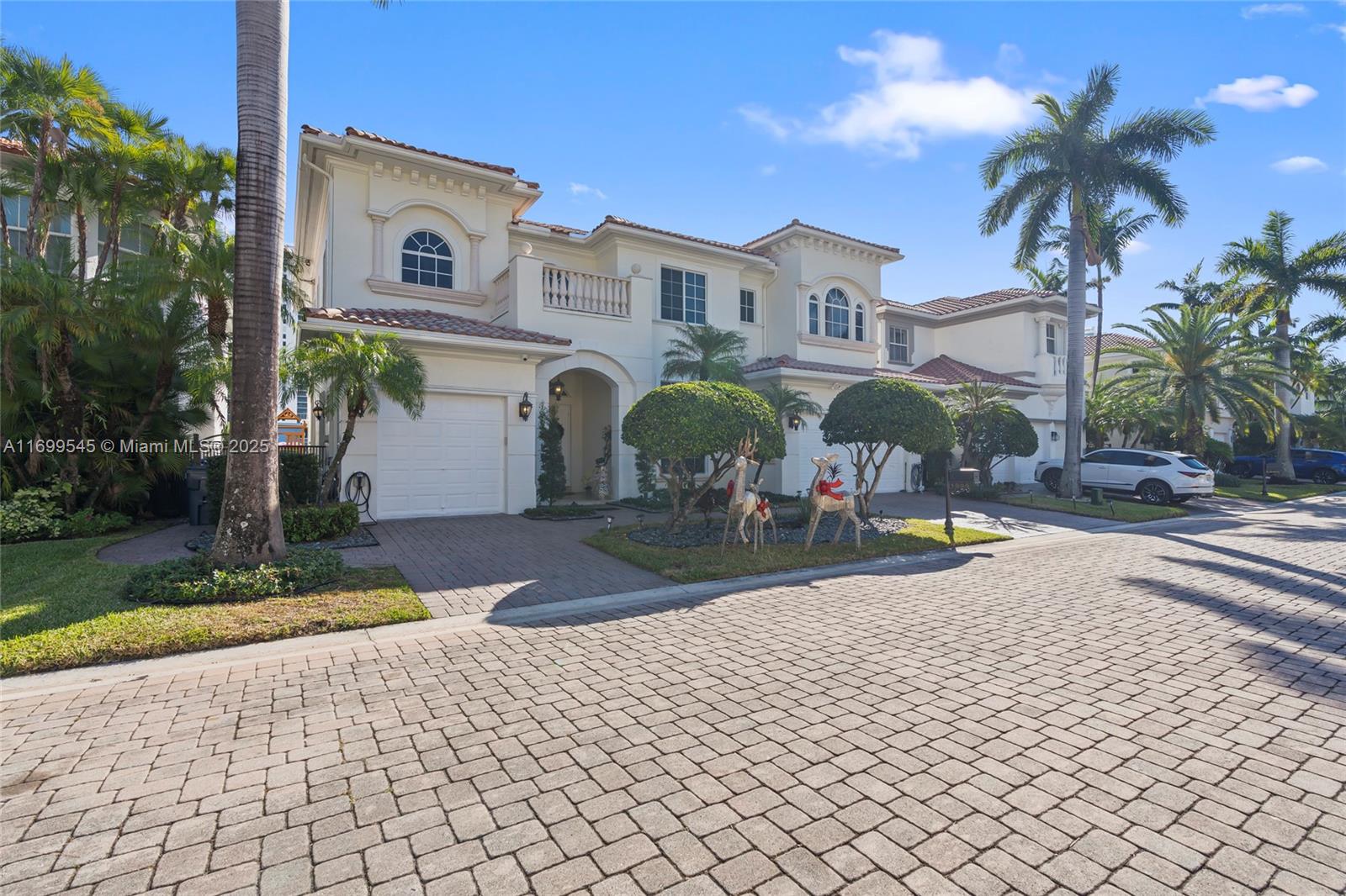 1555 Windjammer Way, Hollywood, FL, 33019/$35,000 3 1555 Windjammer Way