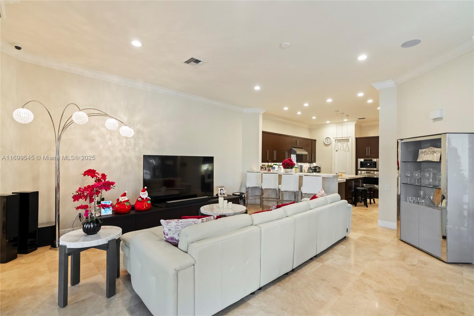 THREE ISLANDS 3RD SECTION - Residential Lease