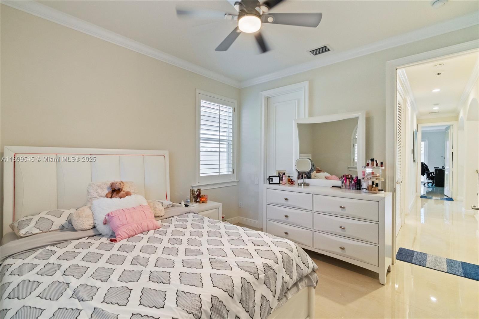 THREE ISLANDS 3RD SECTION - Residential Lease